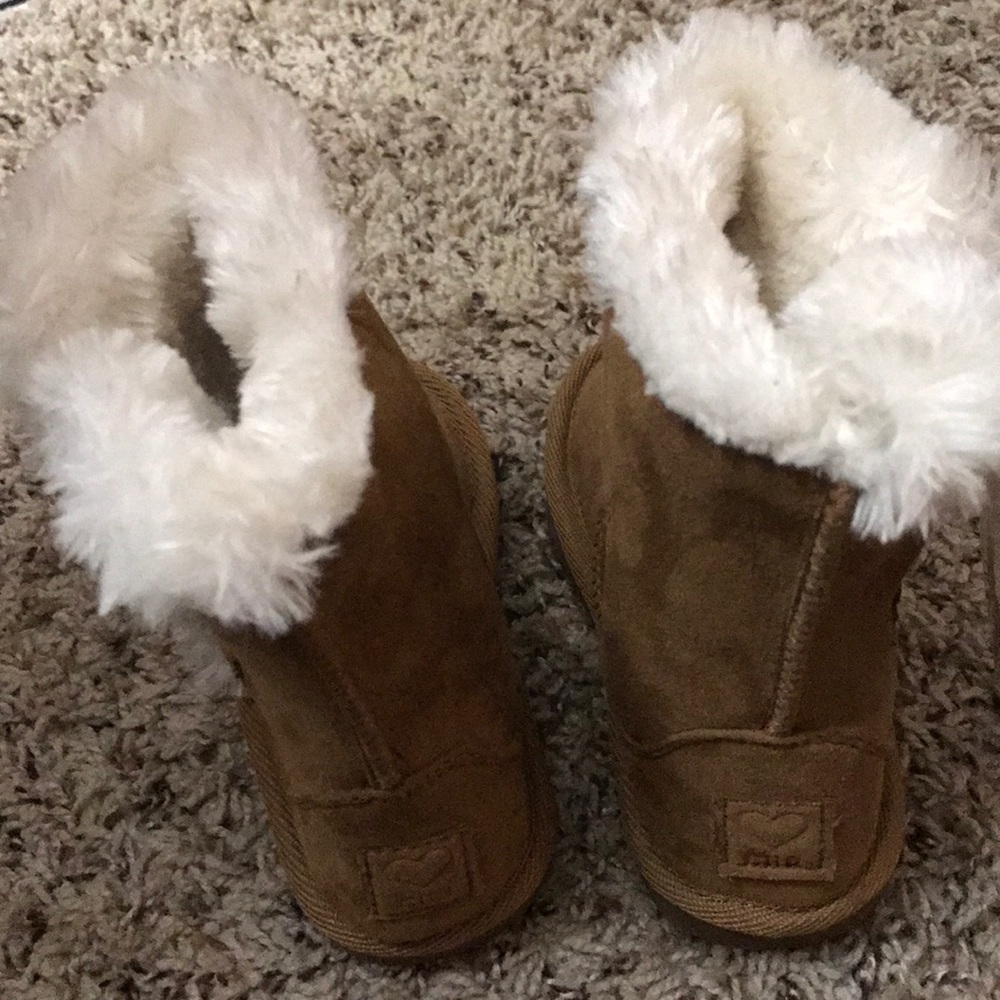Fur boots